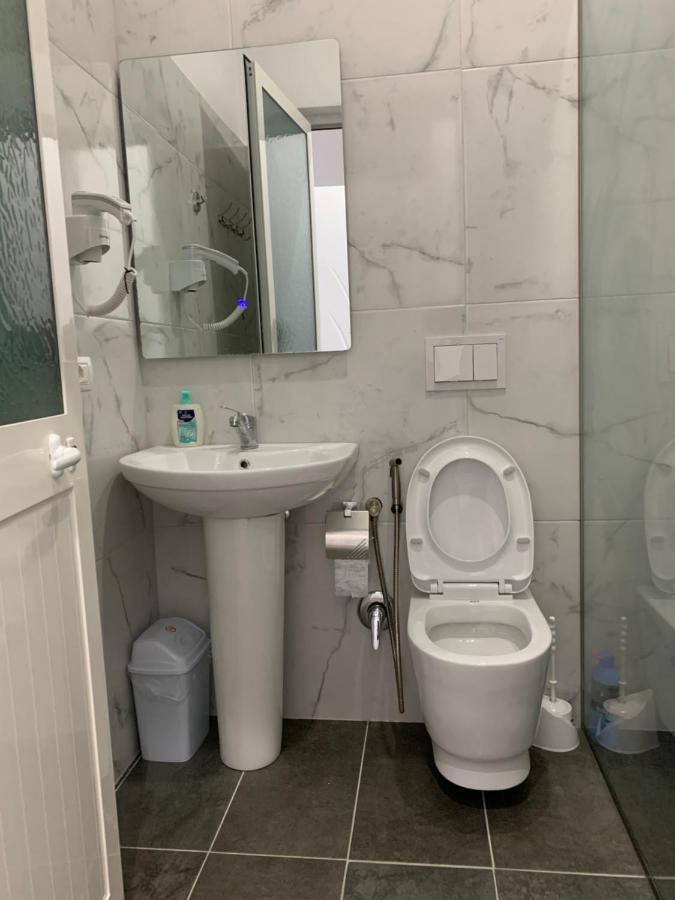 Hotel Restaurant Deso Shijak Екстериор снимка